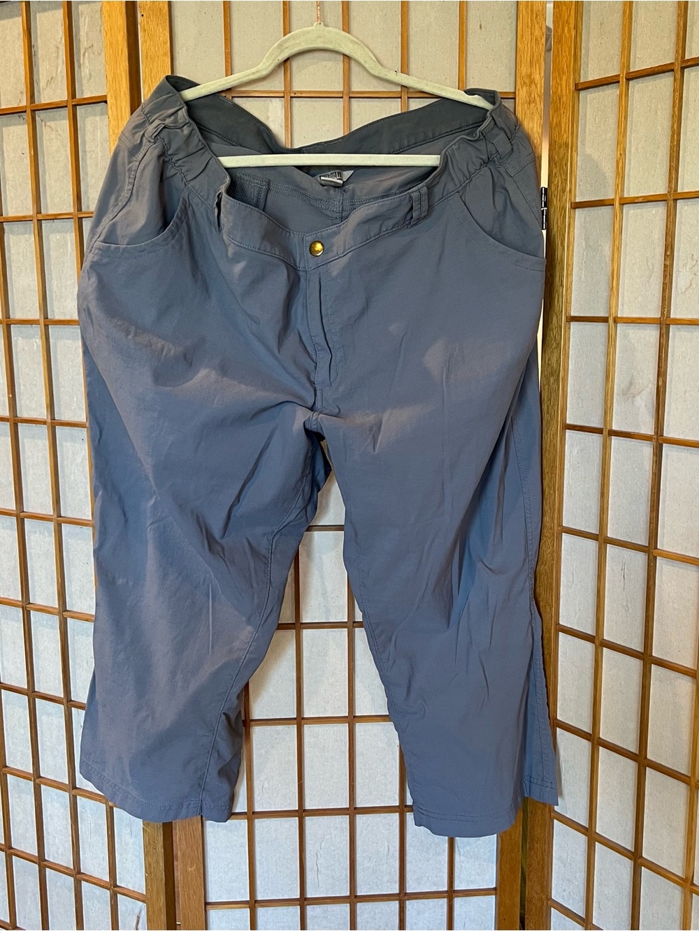 Duluth Trading Co Slate Blue Dry on the Fly Stretch Cargo Hiking Capris Plus 20